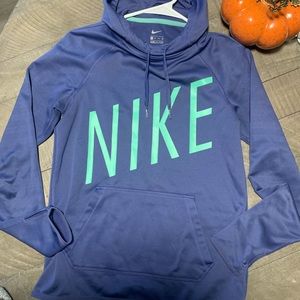 💥 Nike Embroidered Women’s Small Dri-fit Hoodie💥